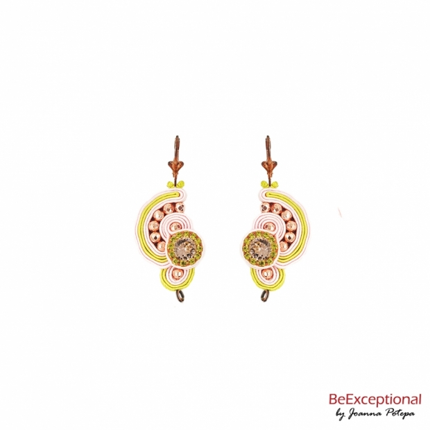 Hand embroidered earrings Evora